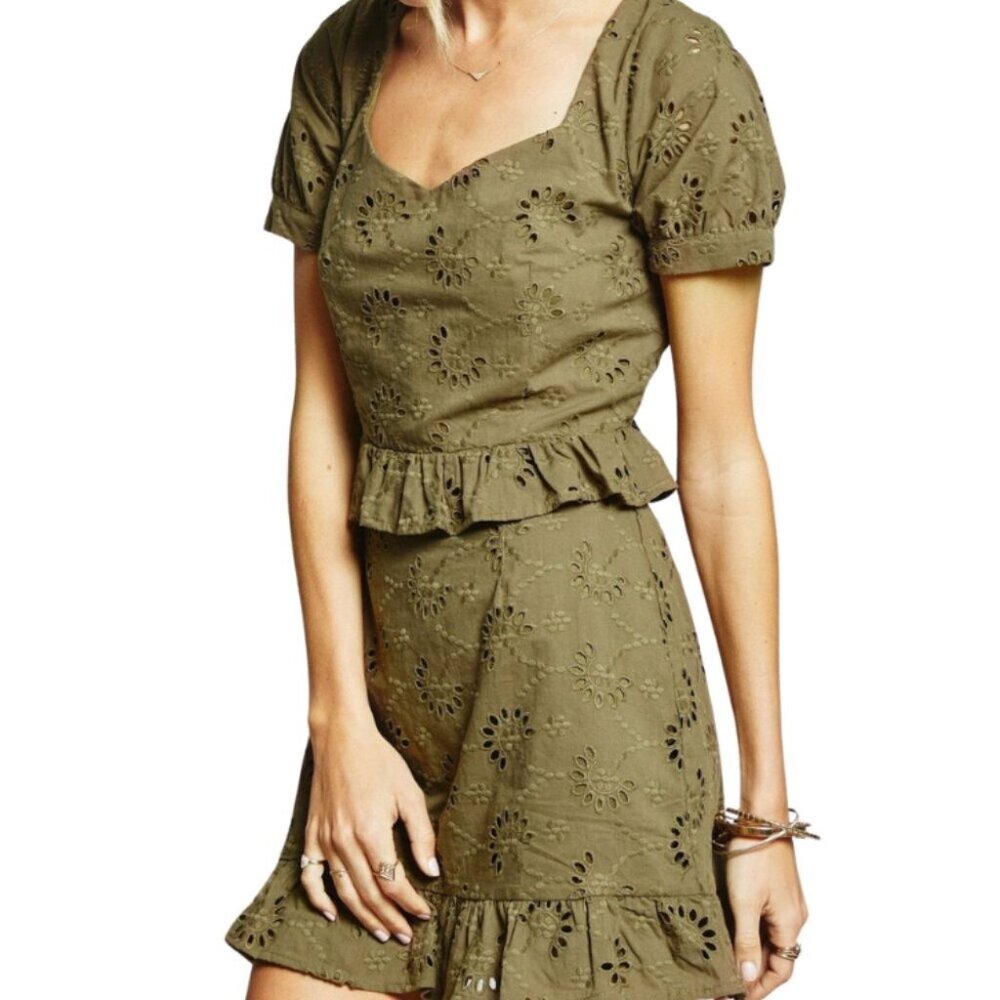 Sage The Label Size Medium Heart Neck Eyelet O’Keefe Top